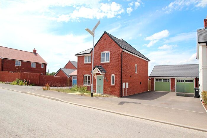 3 Bedroom Detached House To Rent In Houseman Drive, Oakley, Basingstoke, Hampshire, RG23