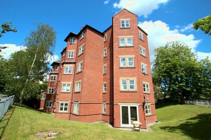 2 Bedroom Flat To Rent In Falkland Mount, Leeds, West Yorkshire, LS17