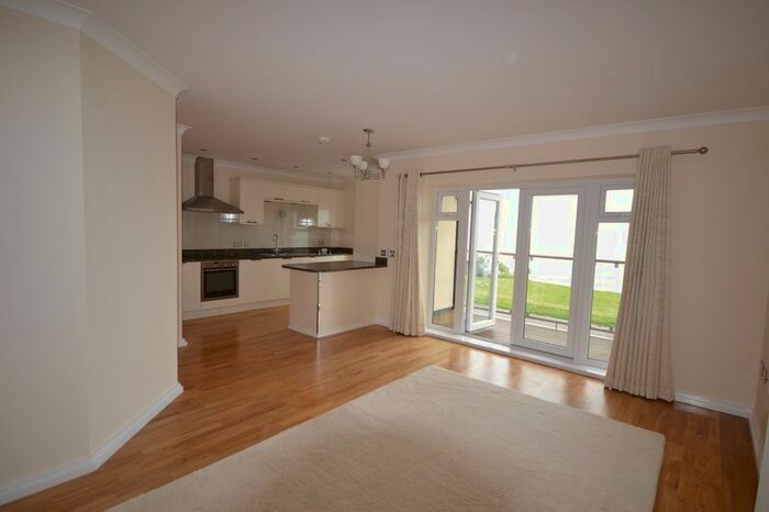 2 Bedroom Flat To Rent In Western Esplanade, Hampton Heights, Herne Bay, CT6
