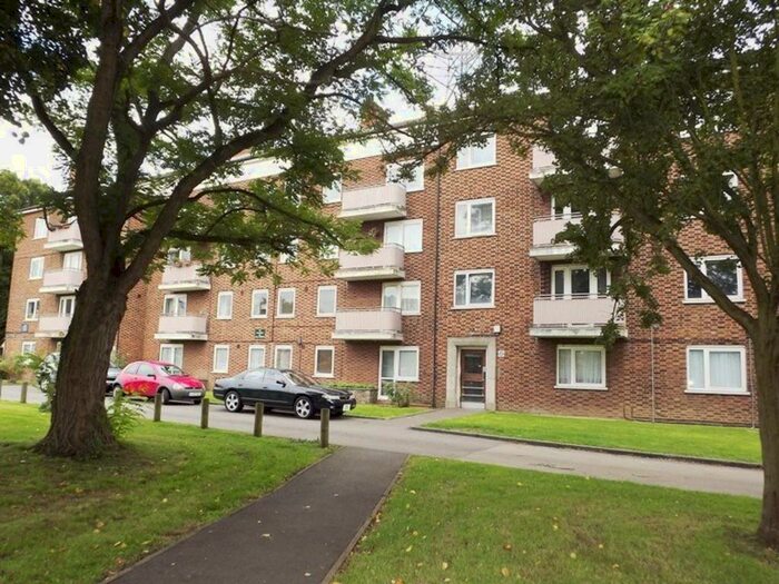 2 Bedroom Apartment To Rent In Witten House, New Malden, KT3