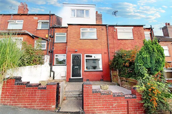 2 Bedroom Terraced House To Rent In Woodside View, Leeds, LS4