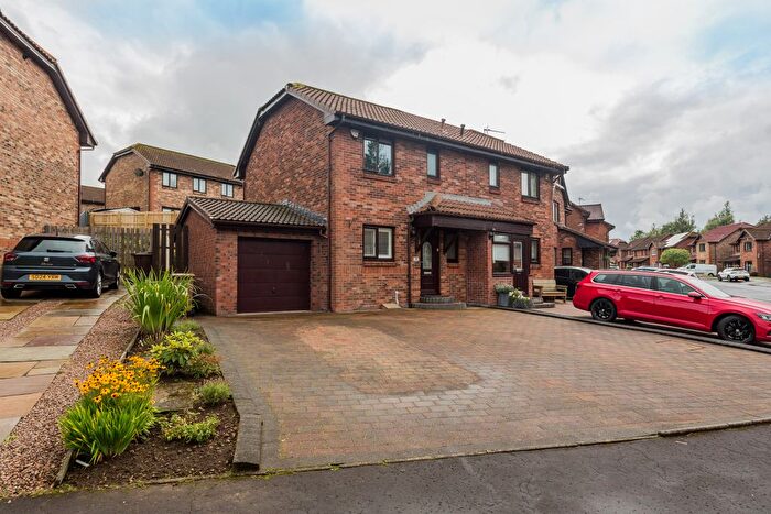 3 Bedroom Villa For Sale In Linister Crescent, Howwood, PA9