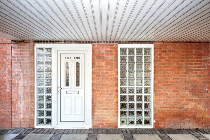 2 Bedroom Flat To Rent In Scot Lane, Wigan, WN5