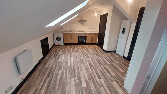 Studio To Rent In Fairview Gardens, Woodford Green, Essex, IG8