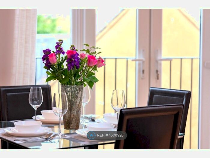 1 Bedroom Flat To Rent In Albert Court, Ramsgate, CT11