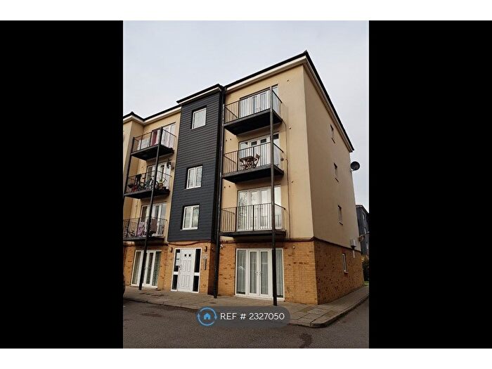 2 Bedroom Flat To Rent In Blackthorn Road, Ilford, IG1
