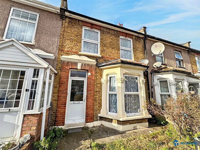 3 Bedroom Terraced House To Rent In Chester Road, Ilford, IG3