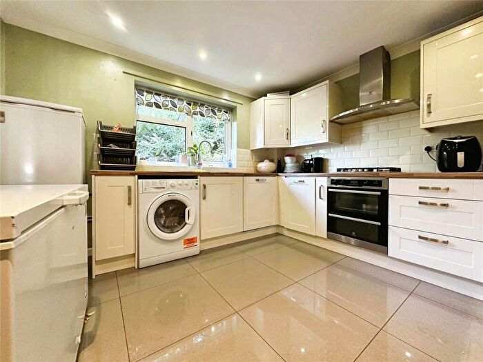 4 Bedroom Semi-Detached House To Rent In Farmery Close, Southampton, Hampshire, SO18