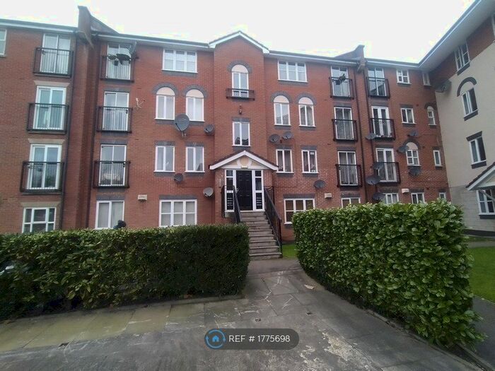 2 Bedroom Flat To Rent In St. Davids Court, Manchester, M8