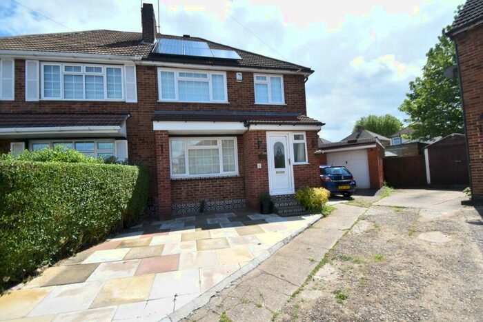 3 Bedroom Semi-Detached House To Rent In Downlands, Luton, Bedfordshire, LU3