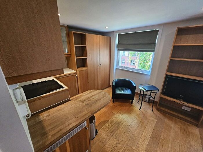 Studio To Rent In Cartwright Gardens, Bloomsbury, WC1H