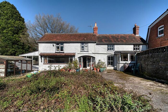 3 Bedroom Link Detached House For Sale In Ivy Cross, Shaftesbury, SP7