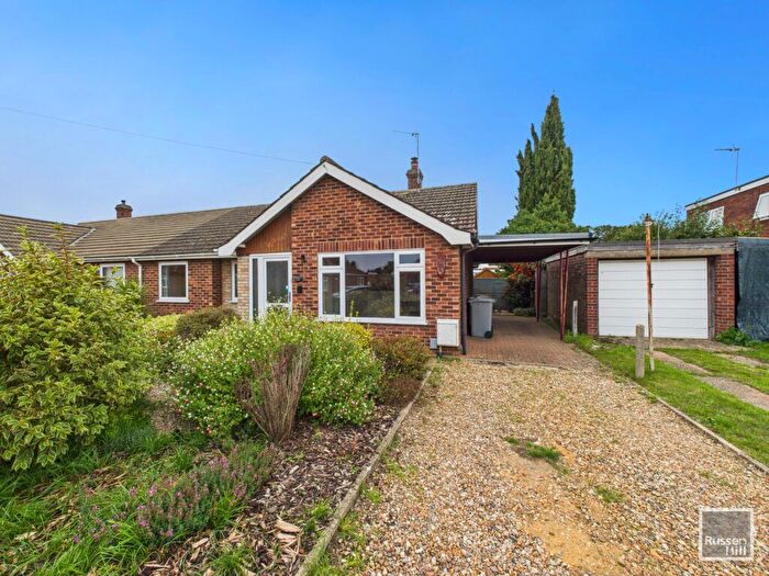 3 Bedroom Semi-detached Bungalow For Sale In Mountfield Avenue, Hellesdon, NR6