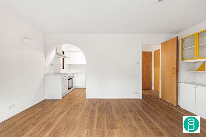 Studio To Rent In Palmerston Road, Wimbledon, SW19