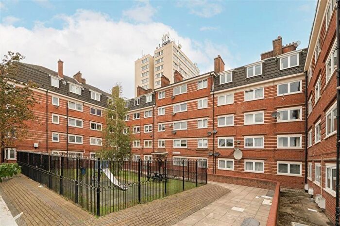 3 Bedroom Flat To Rent In Digby Street, Bethnal Green, E2