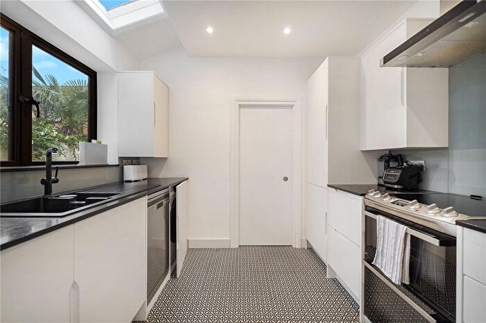 3 Bedroom Terraced House For Sale In Colehill Lane, London, SW6
