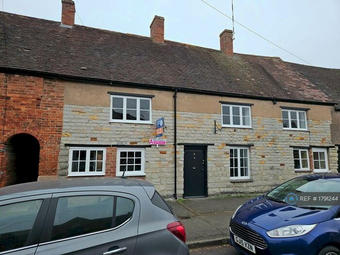 4 Bedroom Terraced House To Rent In Southam Street, Kineton, Warwick, CV35