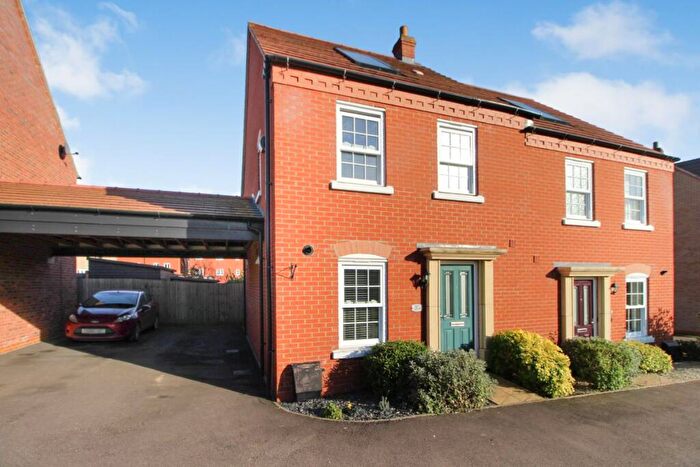 3 Bedroom Semi-Detached House To Rent In Brocklehurst Road, Kempston, Bedford, MK42