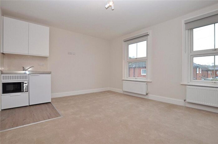 1 Bedroom Apartment To Rent In East Station Road, Aldershot, Hampshire, GU12