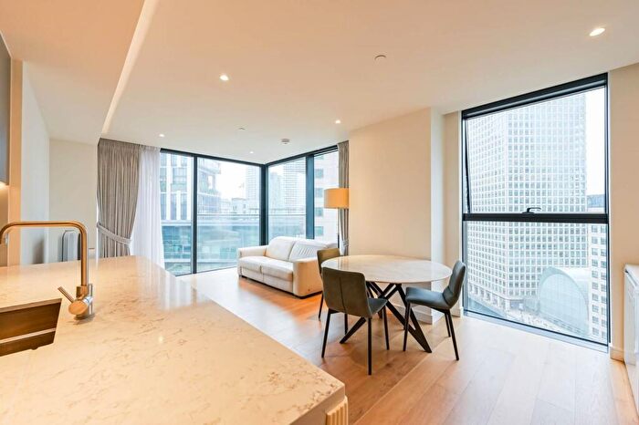 2 Bedroom Flat For Sale In South Quay Plaza, , Canary Wharf, London, E14
