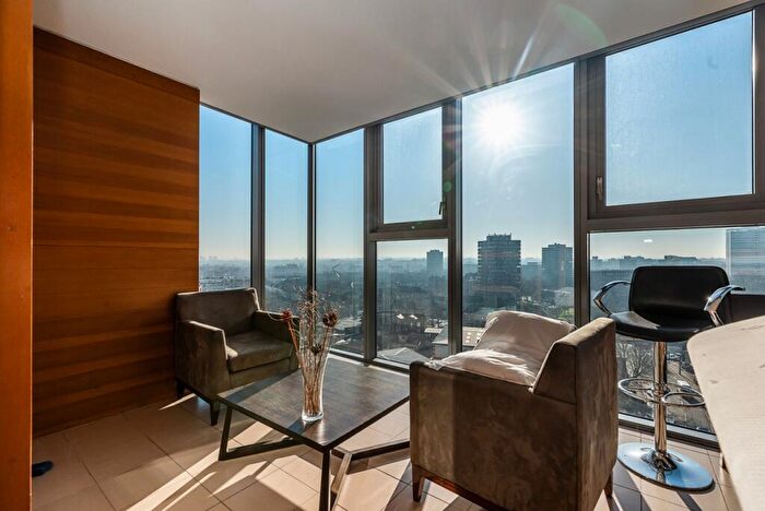 2 Bedroom Flat To Rent In Falcon Wharf, SW11