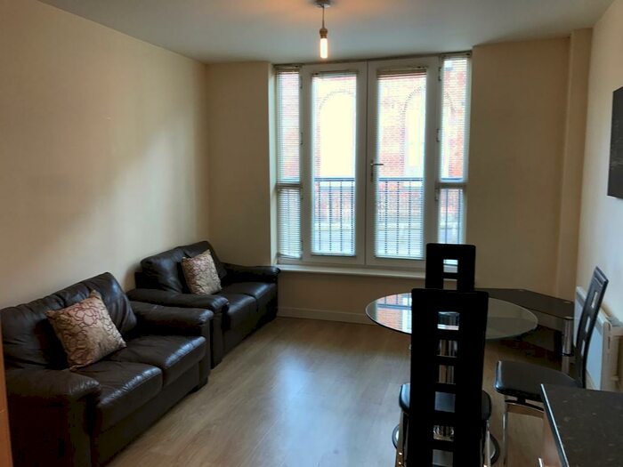 2 Bedroom Apartment To Rent In Mayfair House Bed Bath, B4
