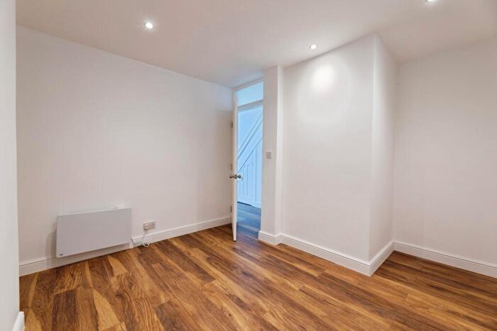 2 Bedroom Parking For Sale In Westward Road, London, E4