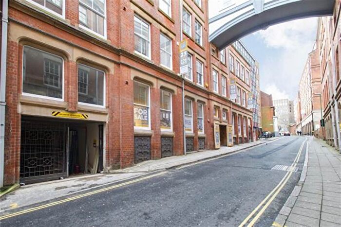 1 Bedroom Flat To Rent In Drapers Bridge, - Hounds Gate, NG1