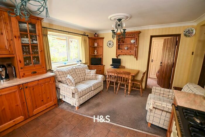 3 Bedroom Cottage For Sale In Bills Lane, Shirley, Solihull, B90