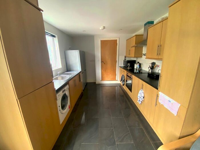 5 Bedroom Terraced House To Rent In Whitchurch Place, Cardiff, CF24