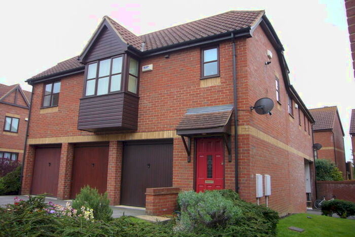 1 Bedroom Coach House To Rent In Ancona Gardens, Shenley Brook End, MK5