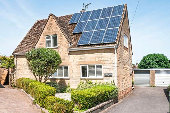 3 Bedroom Detached House For Sale In Shepherds Way, Stow On The Wold, GL54