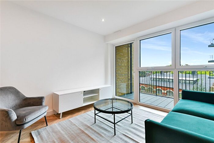 2 Bedroom Flat To Rent In Heritage Walk, Kingston Upon Thames, Royal Exchange, KT1