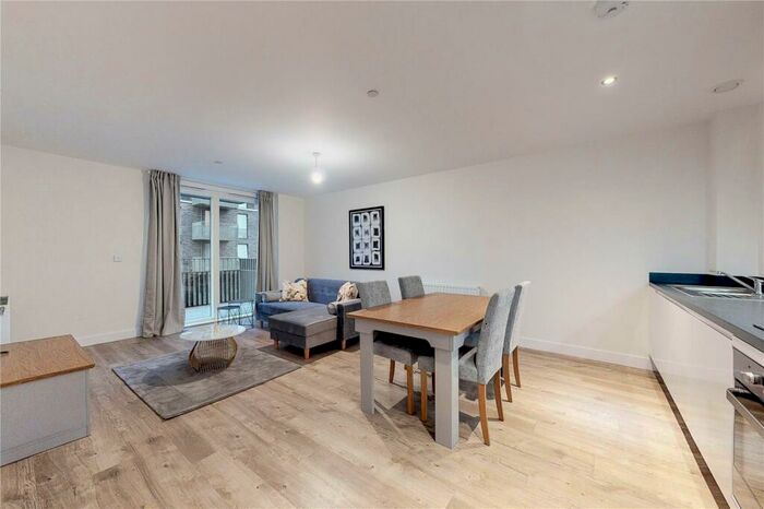 1 Bedroom Flat To Rent In Chesterton House, Harrow On The Hill, HA1