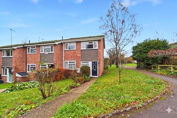 3 Bedroom End Of Terrace House For Sale In Primrose Close, Purley On Thames, Reading, Berkshire, RG8