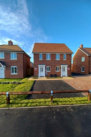 2 Bedroom Semi-Detached House To Rent In Bedroom Semi Detached House In Sloe Court, CV37