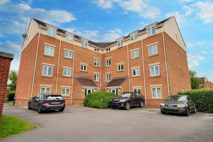 2 Bedroom Flat For Sale In Elmroyd Court, Green Road, Penistone, S36