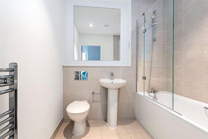 1 Bedroom Flat To Rent In North House, Gillingham Gate Road, ME4
