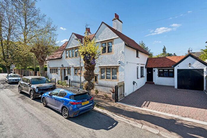 5 Bedroom Detached House For Sale In Hillside Road, Bushey, WD23