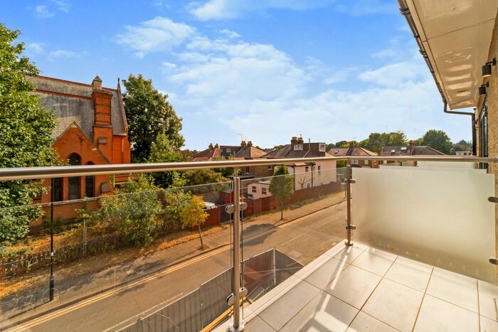 2 Bedroom Flat To Rent In Canberra Road, London, W13