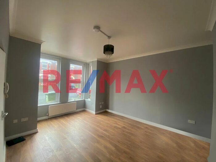 2 Bedroom Flat To Rent In Wilton Avenue, Southampton, SO15