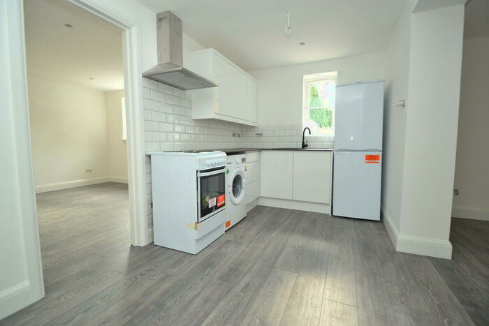 1 Bedroom Ground Maisonette To Rent In Donald Woods Gardens, Surbiton, KT5