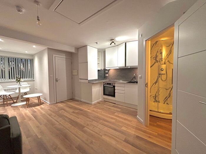 Studio To Rent In Harborne Lane, Birmingham, B17