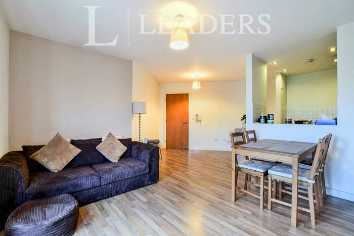 2 Bedroom Apartment To Rent In Radclyffe Mews, Salford, M5