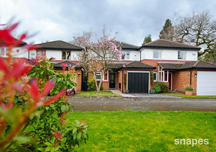 3 Bedroom Semi Detached House To Rent In Dawlish Close, Bramhall, SK7