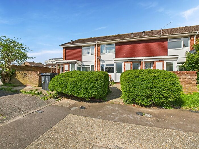 1 Bedroom Flat To Rent In Montreal Way, Worthing, BN13