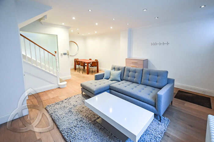 3 Bedroom Mews To Rent In Ryders Terrace, London, NW8