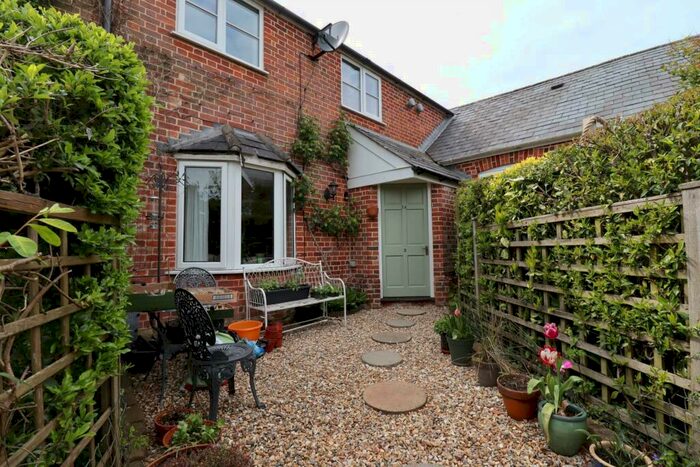 2 Bedroom Flat To Rent In Marlborough, SN8