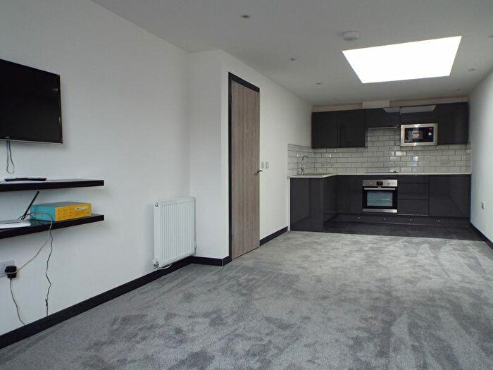 2 Bedroom Flat To Rent In Rs Apartments, Lindon House, Heeley Road, Selly Oak, Birmingham, B29