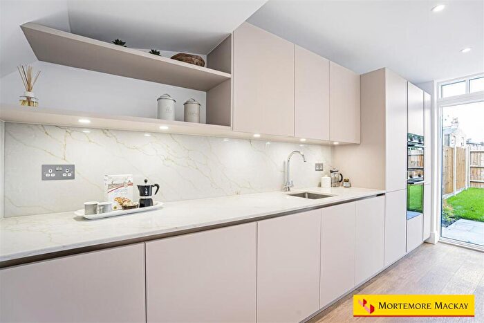 5 Bedroom End Of Terrace House For Sale In Carpenter Gardens, London, N21